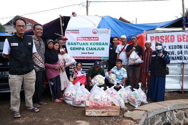 12 Jam Perjalanan Antarkan Bantuan Logistik Untuk Penyintas Gempa ...